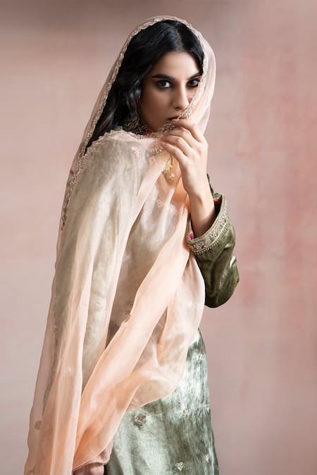 Weaver Story Green Velvet, Organza, Cotton Embroidery Round Neck Straight Kurta Set at Aza Fashions Weaver Story_Green Velvet, Organza, Cotton Embroidery Round Neck Straight Kurta Set _at_Aza_Fashions