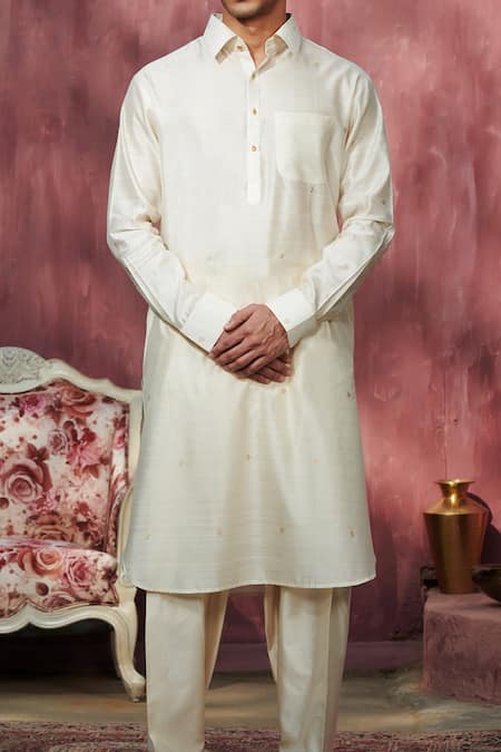 Buy_Weaver Story_Off White Chanderi, Chiffon Embroidery Chiniya Handwoven Booti Kurta Set _Online_at_Aza_Fashions