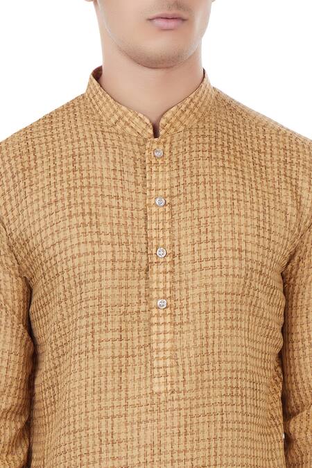 Chatenya Mittal_Beige Houndstooth Pattern Classic Kurta_at_Aza_Fashions