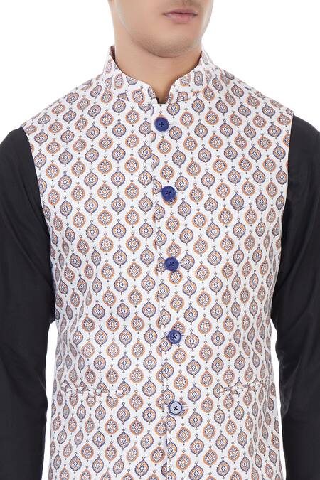Chatenya Mittal_White Cotton Ethnic Motifs Printed Nehru Jacket _at_Aza_Fashions