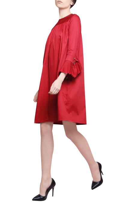Manika Nanda_Red Cotton Satin Round Flared Dress _Online_at_Aza_Fashions
