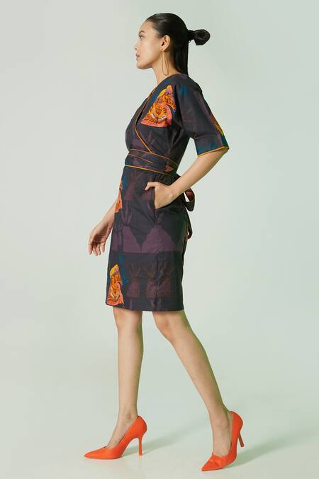 Buy_Ekastories_Black Cotton V-neck Printed Wrap Dress _Online_at_Aza_Fashions