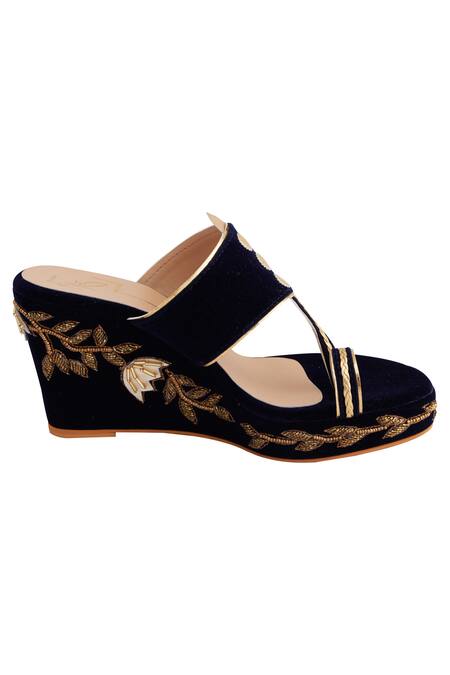 Nidhi Bhandari Blue Embroidery Kolhapuri Wedges Online at Aza Fashions Nidhi Bhandari_Blue Embroidery Kolhapuri Wedges_Online_at_Aza_Fashions