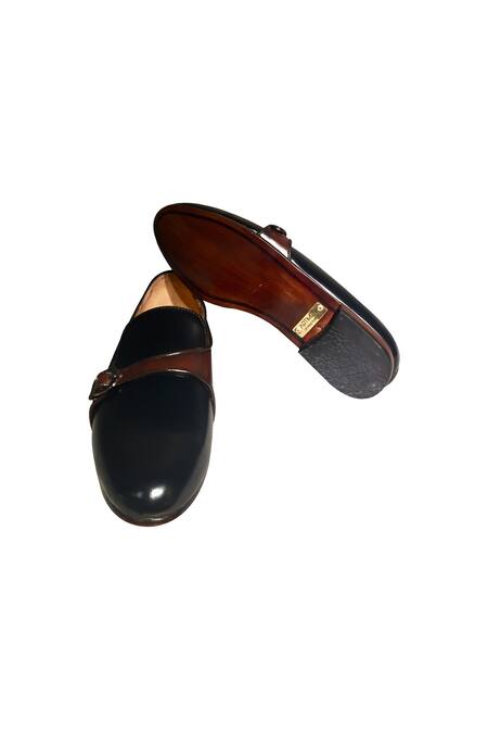 Artimen_Black Plain Leather Handcrafted Posh Loafer _Online_at_Aza_Fashions