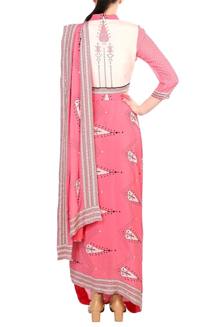 Shop_Soup by Sougat Paul_Pink Crepe Silk Abstract Mandarin Collar Pre-draped Printed Saree _at_Aza_Fashions