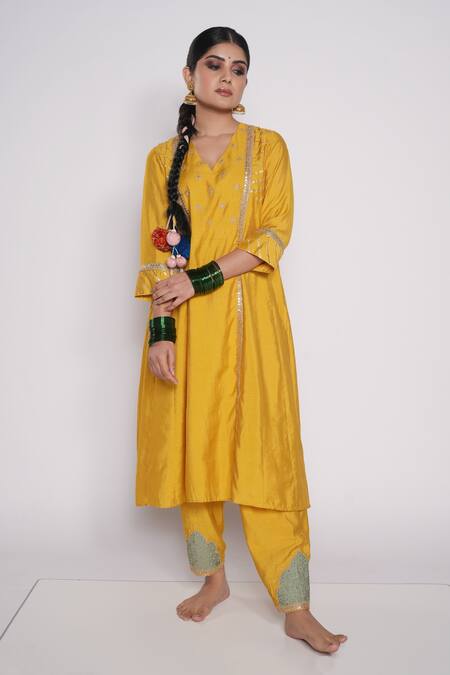 Pants And Pajamas_Yellow Dupatta Organza, Kurta And Pant Chanderi Floral Motifs V Embroidered Set_Online_at_Aza_Fashions