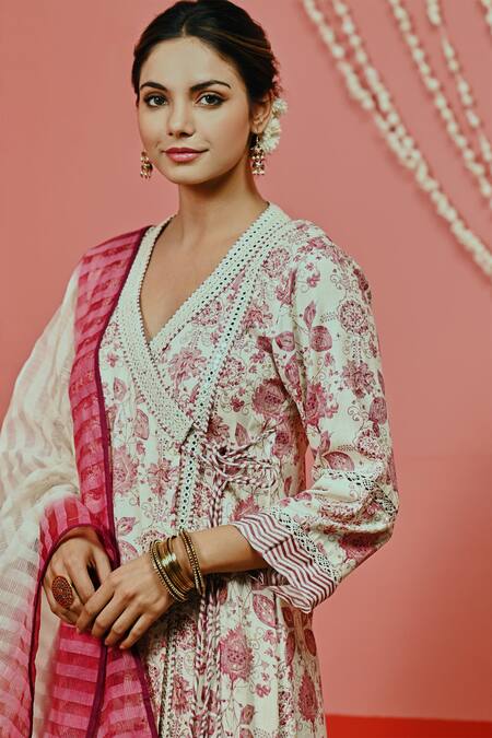 Shop_Myaara_White Cotton, Organza Embroidery, Tassels V-neck Leaf Print Anarkali Set _Online_at_Aza_Fashions
