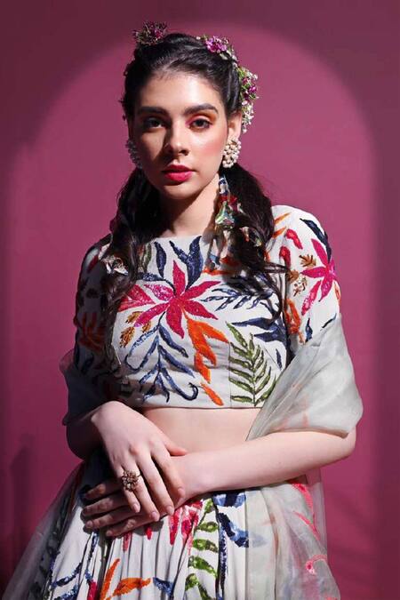 Shop Mahima Mahajan White Moss Crepe, Shantoon Round Embroidered Lehenga Set at Aza Fashions Shop_Mahima Mahajan_White Moss Crepe, Shantoon Round Embroidered Lehenga Set_at_Aza_Fashions