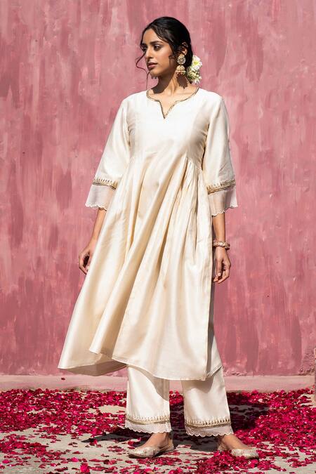 Weaver Story Off White Chanderi Silk Gota Patti Split V-neck Kurta Pant Set Online at Aza Fashions Weaver Story_Off White Chanderi Silk Gota Patti Split V-neck Kurta Pant Set _Online_at_Aza_Fashions