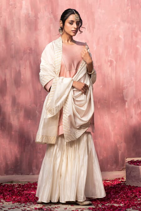 Shop Weaver Story Off White Silk, Zari Round Neck Embroidered Kurta Set Online at Aza Fashions Shop_Weaver Story_Off White Silk, Zari Round Neck Embroidered Kurta Set _Online_at_Aza_Fashions