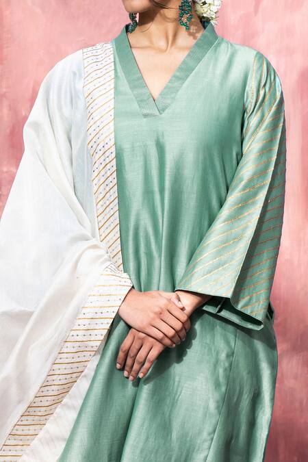 Weaver Story_Off White Embroidery Gota Patti Chanderi Silk Border Dupatta _Online_at_Aza_Fashions