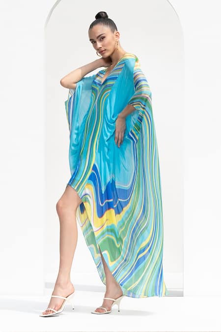 Buy_Mandira Wirk Resort_Blue Chiffon V-neck Marble Print Kaftan _Online_at_Aza_Fashions