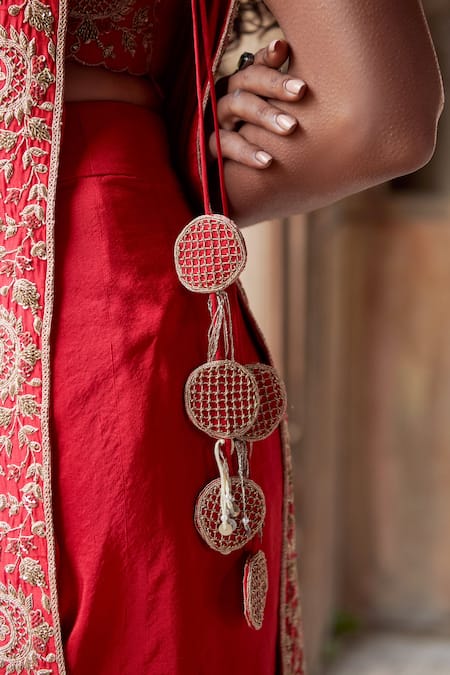 Pink City By Sarika_Red Silk Embroidery, Tassels, Zari Round Neck Zardozi Pre-draped Saree Set _Online_at_Aza_Fashions