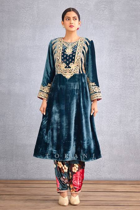 Torani_Blue Velvet, Cotton Voile And Organza Shabnami Makhmal Qurbat Kurta Set _Online_at_Aza_Fashions