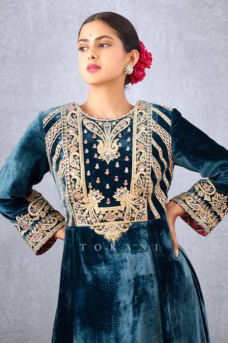 Buy_Torani_Blue Velvet, Cotton Voile And Organza Shabnami Makhmal Qurbat Kurta Set _Online_at_Aza_Fashions