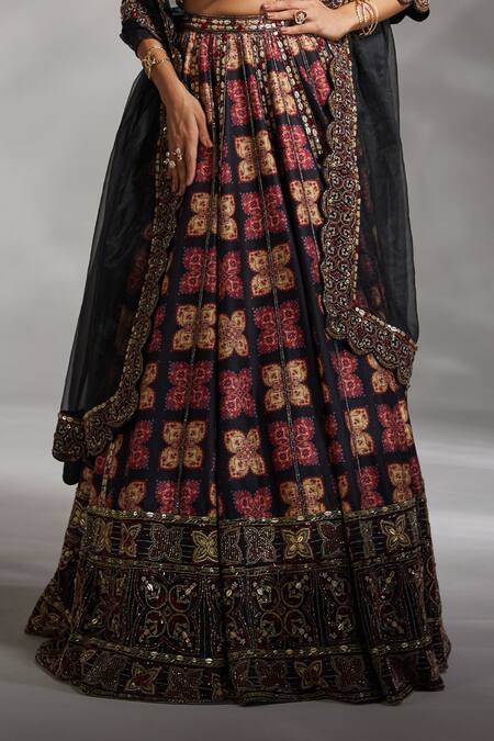 Divya Aggarwal_Black Corset Satin, Dupatta Organza, Lehenga Silk Dupion Leona Set _at_Aza_Fashions