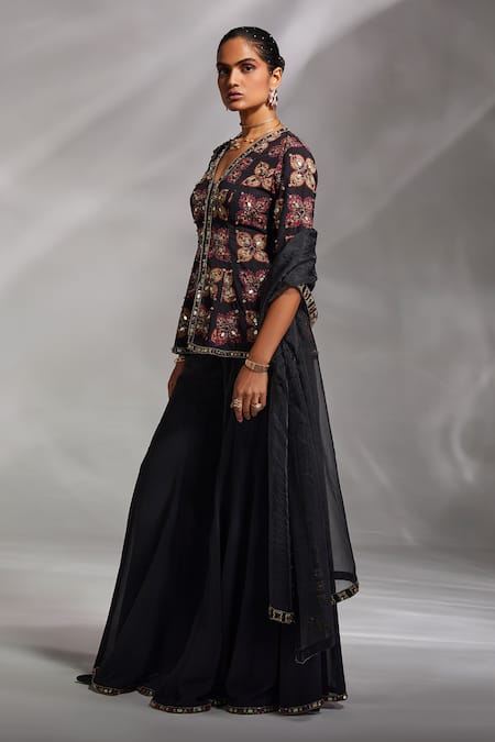 Shop_Divya Aggarwal_Black Dupatta Organza, Kurta And Sharara Georgette Traditional Etana Set _Online_at_Aza_Fashions