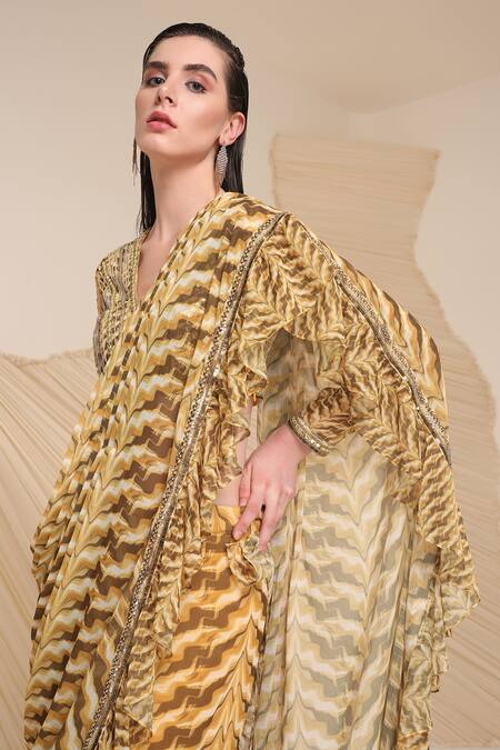 Divya Aggarwal_Yellow Blouse Georgette Printed Plunge V Neck Ruffle Pre-draped Saree And _at_Aza_Fashions