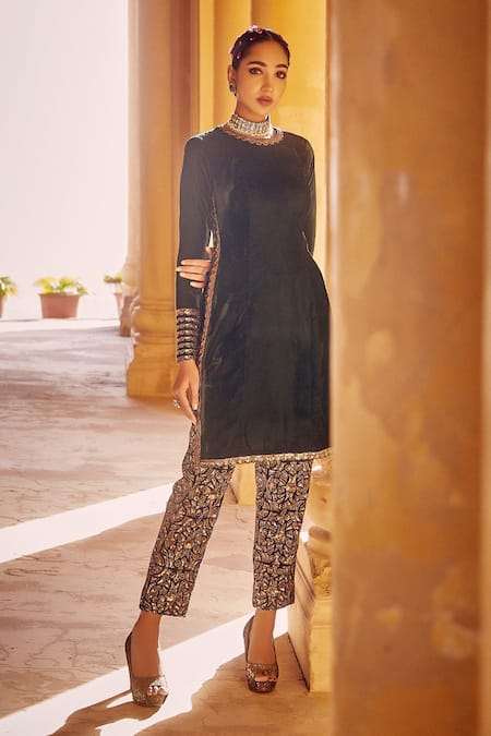 Vvani by Vani Vats Velvet Kurta & Pant Set 