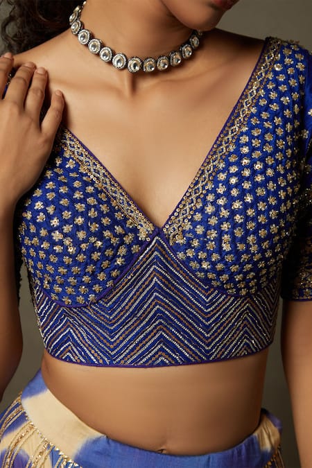 RI.Ritu Kumar Ivory Blouse Organza, Dupatta Dupion, Embroidered Bridal Set at Aza Fashions RI.Ritu Kumar_Ivory Blouse Organza, Dupatta Dupion, Embroidered Bridal Set_at_Aza_Fashions