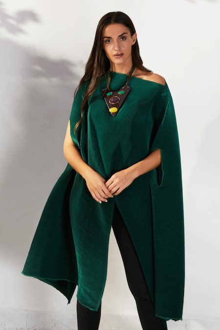 Buy Tasuvure Green Pleated Polyester Assymetric Cape Online at Aza Fashions Buy_Tasuvure_Green Pleated Polyester Assymetric Cape _Online_at_Aza_Fashions
