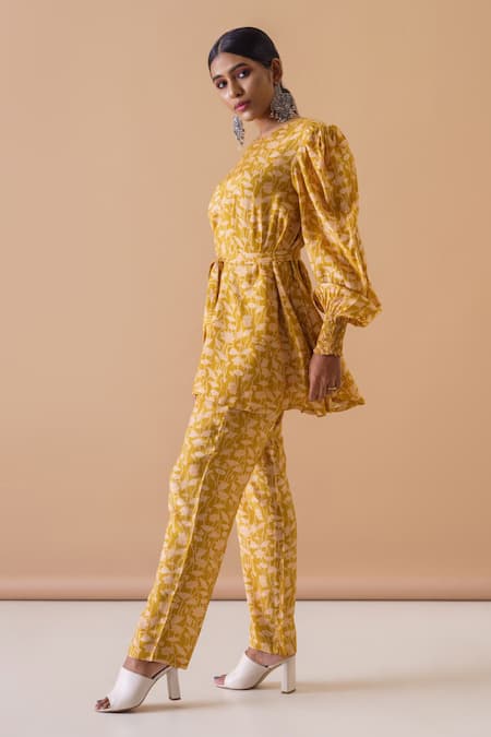 Buy_17:17 By Simmi Saboo_Yellow Muslin Silk Floral Round Puffed Sleeve Printed Top And Pant Set_Online_at_Aza_Fashions