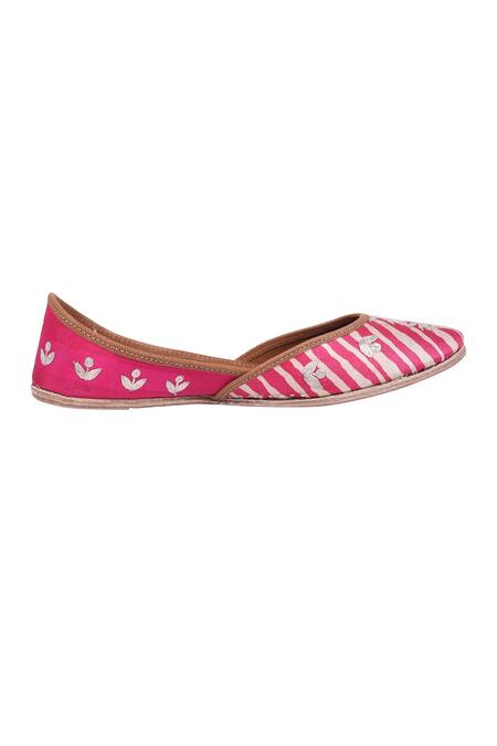 Imlee Jaipur_Fuchsia Embroidered Leheriya Pattern Juttis _Online_at_Aza_Fashions