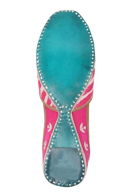 Imlee Jaipur_Fuchsia Embroidered Leheriya Pattern Juttis _at_Aza_Fashions