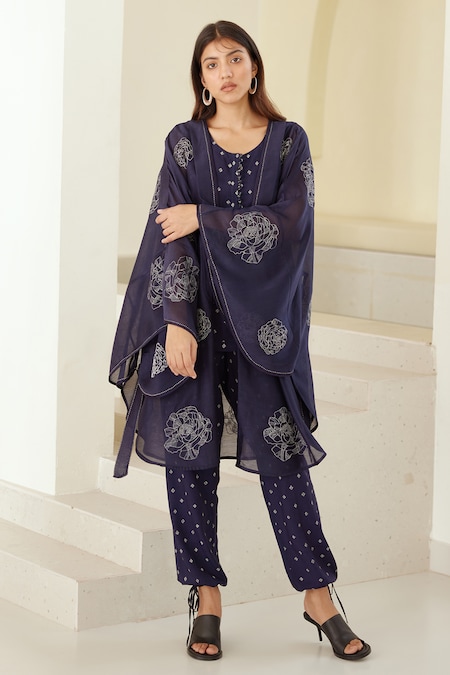 Yufta blue velvet kurta set with cotton lining and embroidery kurta trouser  set - YUFTA - 4245892