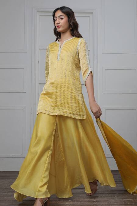 Buy_Myoho_Yellow Silk Embroidery V-neck Banarasi Zari Striped Kurta Palazzo Set _Online_at_Aza_Fashions