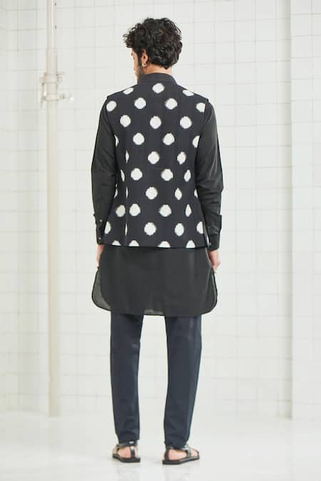 Shop Rajesh Pratap Singh Black Cotton Beawar Handwoven Ikat Bundi at Aza Fashions Shop_Rajesh Pratap Singh_Black Cotton Beawar Handwoven Ikat Bundi _at_Aza_Fashions