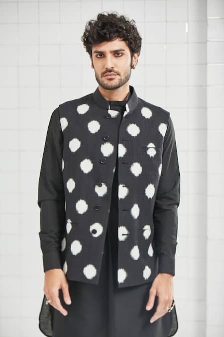 Shop Rajesh Pratap Singh Black Cotton Beawar Handwoven Ikat Bundi Online at Aza Fashions Shop_Rajesh Pratap Singh_Black Cotton Beawar Handwoven Ikat Bundi _Online_at_Aza_Fashions