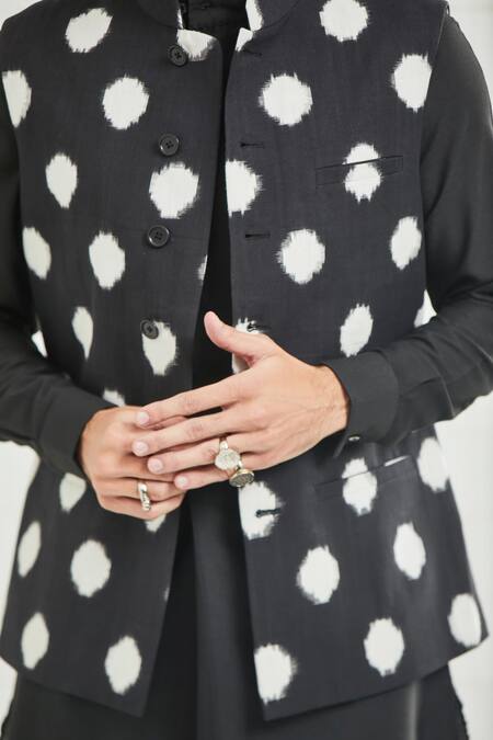 Rajesh Pratap Singh Black Cotton Beawar Handwoven Ikat Bundi at Aza Fashions Rajesh Pratap Singh_Black Cotton Beawar Handwoven Ikat Bundi _at_Aza_Fashions