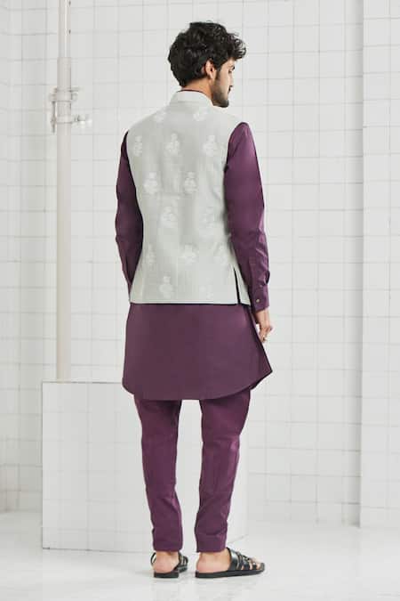 Shop Rajesh Pratap Singh Grey Viscose Anakar Handwoven Quilted Bundi at Aza Fashions Shop_Rajesh Pratap Singh_Grey Viscose Anakar Handwoven Quilted Bundi _at_Aza_Fashions