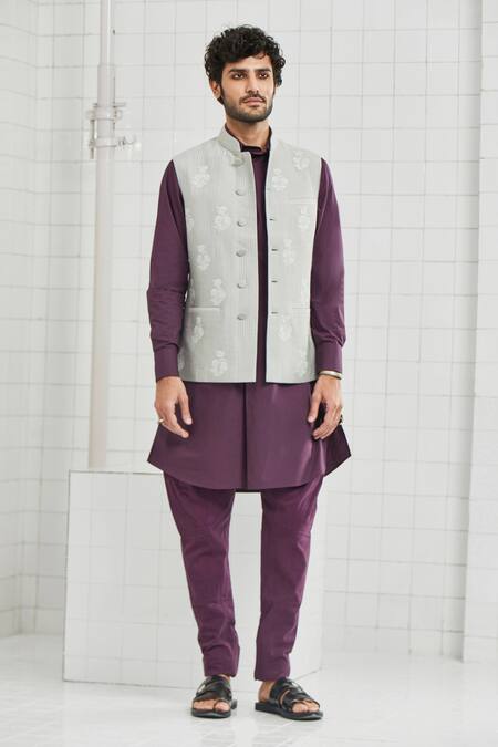 Rajesh Pratap Singh Grey Viscose Anakar Handwoven Quilted Bundi Online at Aza Fashions Rajesh Pratap Singh_Grey Viscose Anakar Handwoven Quilted Bundi _Online_at_Aza_Fashions