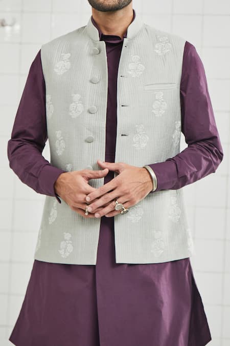 Rajesh Pratap Singh Grey Viscose Anakar Handwoven Quilted Bundi at Aza Fashions Rajesh Pratap Singh_Grey Viscose Anakar Handwoven Quilted Bundi _at_Aza_Fashions