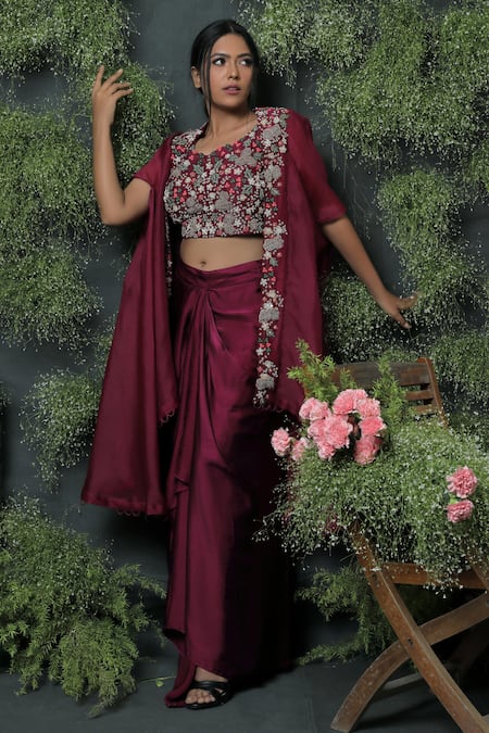 Usha Bagri Purple Organza Embroidery V Neck Draped Skirt Set With Cape 