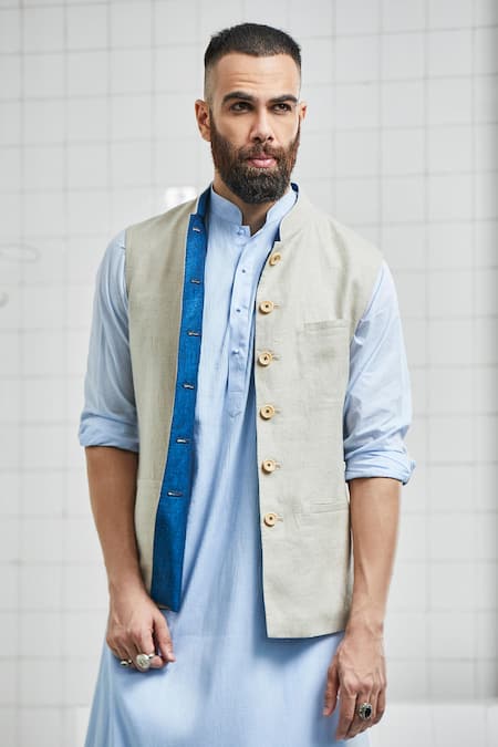 Rajesh Pratap Singh  Kundal Reversible Linen Bundi 