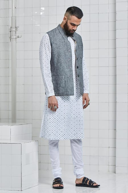 Rajesh Pratap Singh Beige Linen Kundal Reversible Bundi Online at Aza Fashions Rajesh Pratap Singh_Beige Linen Kundal Reversible Bundi _Online_at_Aza_Fashions