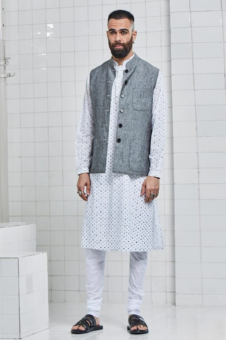Buy Rajesh Pratap Singh Beige Linen Kundal Reversible Bundi Online at Aza Fashions Buy_Rajesh Pratap Singh_Beige Linen Kundal Reversible Bundi _Online_at_Aza_Fashions