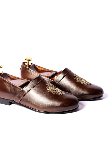 Artimen Brown Tropical Embroidered Shoes Online at Aza Fashions Artimen_Brown Tropical Embroidered Shoes _Online_at_Aza_Fashions