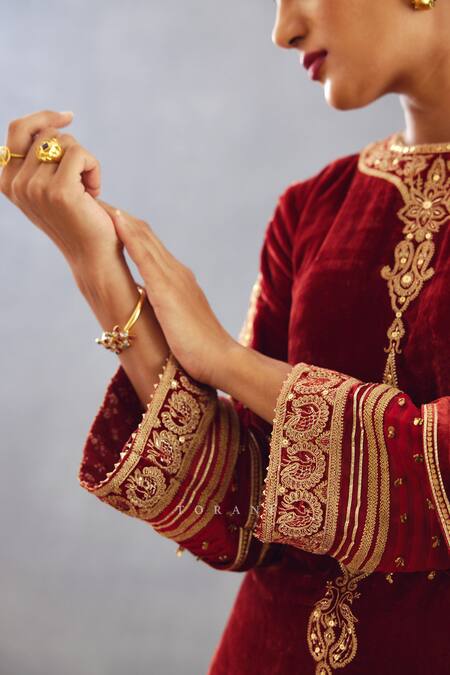 Shop Torani Red Velvet, Cotton Voile And Organza Sindoori Yoshita Kurta Phiran Set Online at Aza Fashions Shop_Torani_Red Velvet, Cotton Voile And Organza Sindoori Yoshita Kurta Phiran Set _Online_at_Aza_Fashions