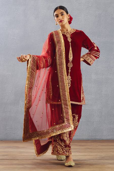 Torani Red Velvet, Cotton Voile And Organza Sindoori Yoshita Kurta Phiran Set Online at Aza Fashions Torani_Red Velvet, Cotton Voile And Organza Sindoori Yoshita Kurta Phiran Set _Online_at_Aza_Fashions