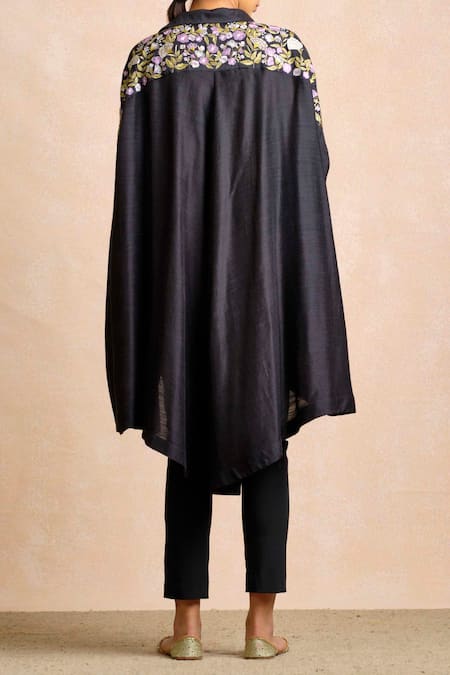 Sue Mue Embroidered Asymmetric Kurta 