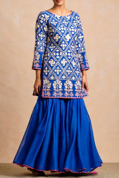 Sue Mue Blue Handloom Maheshwari Cotton Round Kurta Set Online at Aza Fashions Sue Mue_Blue Handloom Maheshwari Cotton Round Kurta Set _Online_at_Aza_Fashions