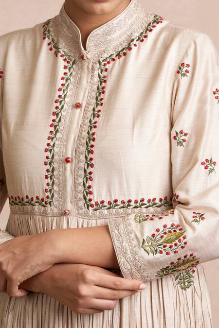 Sue Mue Beige Handloom Maheshwari Cotton, Tussar Georgette Mandarin Collar Kurta Set at Aza Fashions Sue Mue_Beige Handloom Maheshwari Cotton, Tussar Georgette Mandarin Collar Kurta Set _at_Aza_Fashions