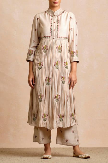 Sue Mue Beige Handloom Maheshwari Cotton, Tussar Georgette Mandarin Collar Kurta Set Online at Aza Fashions Sue Mue_Beige Handloom Maheshwari Cotton, Tussar Georgette Mandarin Collar Kurta Set _Online_at_Aza_Fashions