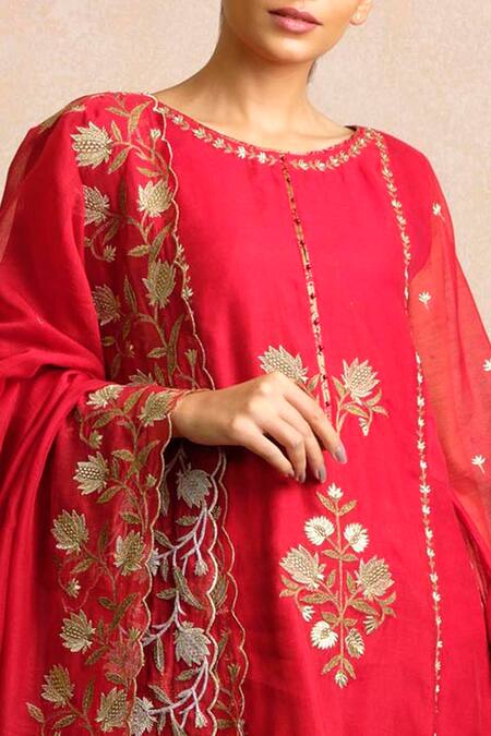 Shop Sue Mue Red Maheshwari Handloom Cotton And Banarasi Round Embroidered Kurta Set Online at Aza Fashions Shop_Sue Mue_Red Maheshwari Handloom Cotton And Banarasi Round Embroidered Kurta Set _Online_at_Aza_Fashions
