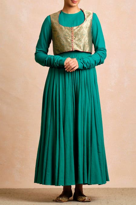 Shop Sue Mue Red Banarasi, Maheswari Handloom Cotton Round Embroidered Anarkali Set at Aza Fashions Shop_Sue Mue_Red Banarasi, Maheswari Handloom Cotton Round Embroidered Anarkali Set _at_Aza_Fashions