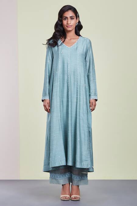 Sue Mue_Blue Organza, Mul, Tussar Georgette V Neck Embroidered Kurta Set _Online_at_Aza_Fashions
